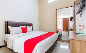 RedDoorz Syariah @ Jl. Cengger Ayam Dalam